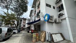 Yishun Indoor Stadium (D27), Shop House #448528811